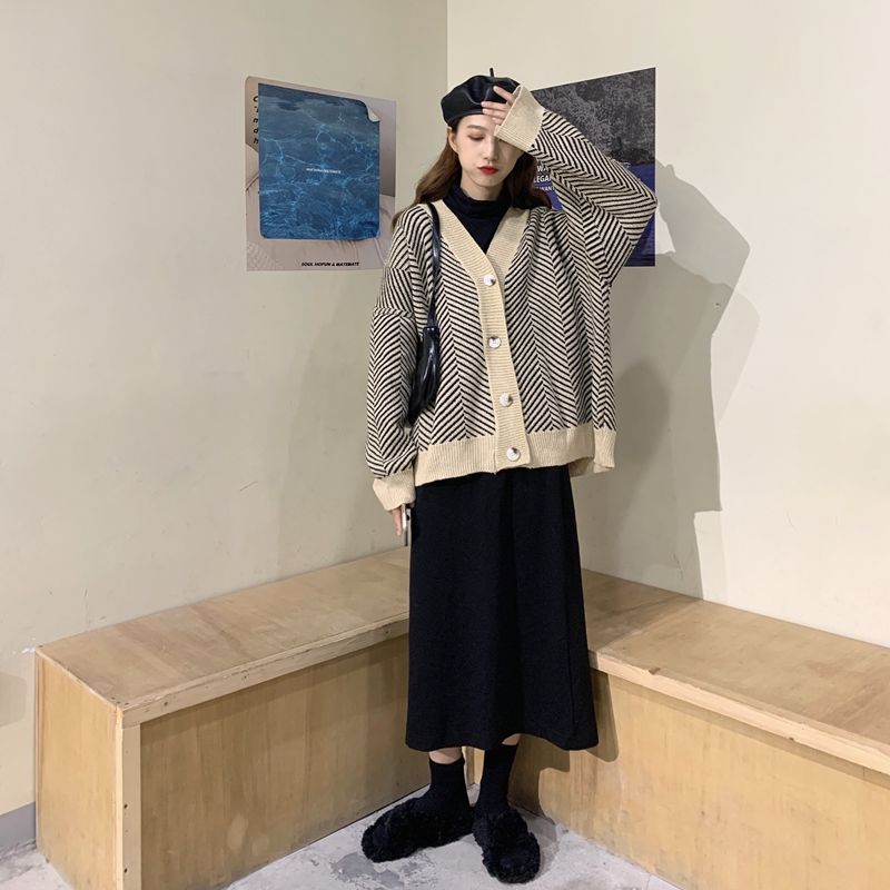 HALLE - Cropped Knitted Cardigan