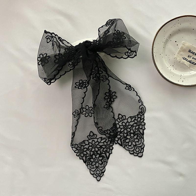 LUCILLE - Lace Hair Streamer