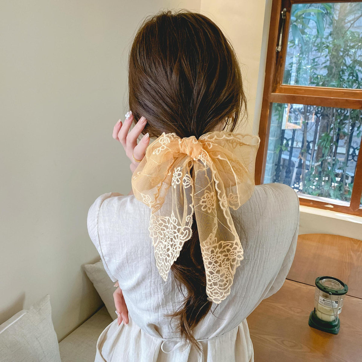 LUCILLE - Lace Hair Streamer