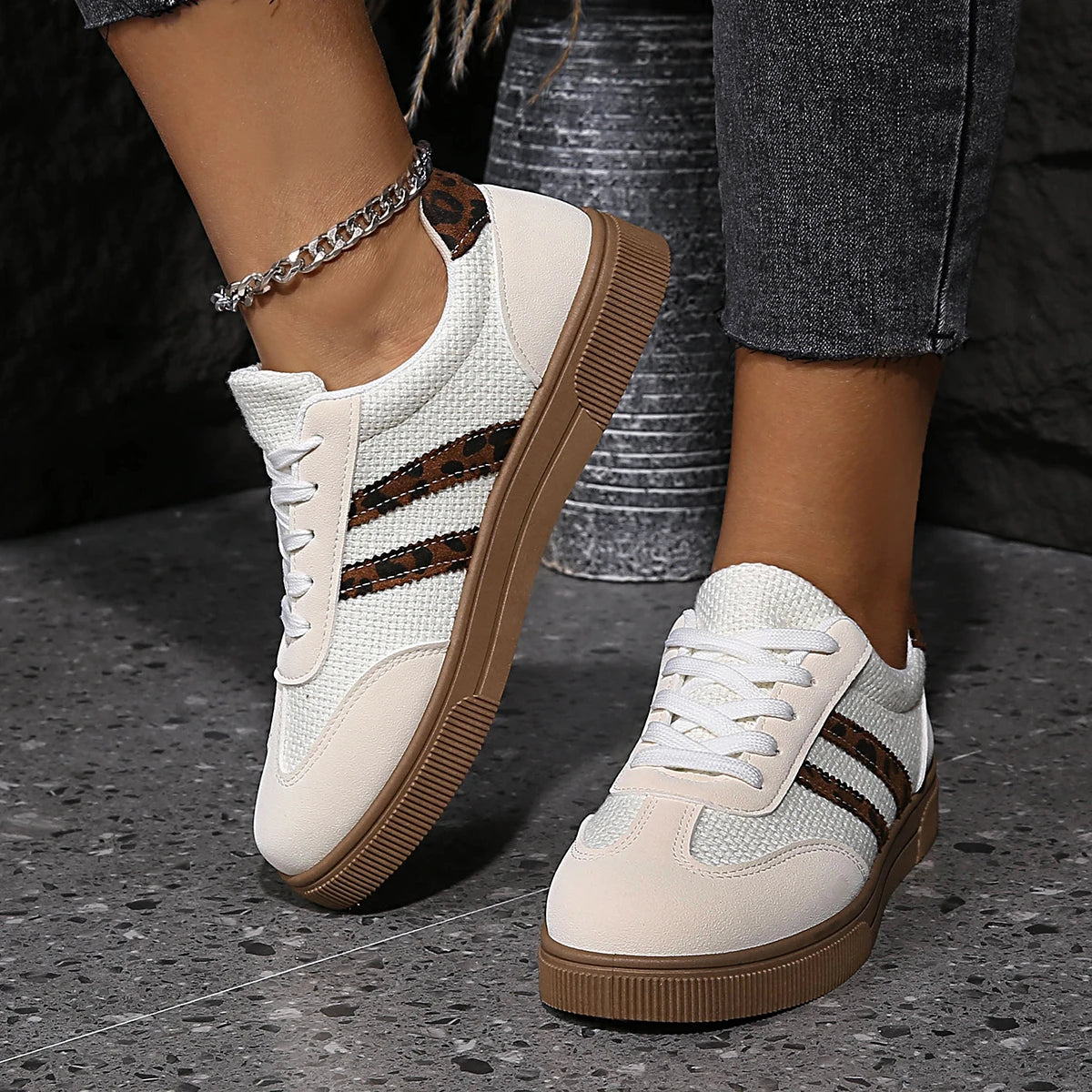 JUNIPER - Lace-Up Trainers