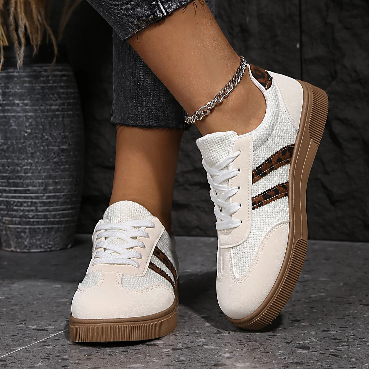 JUNIPER - Lace-Up Trainers