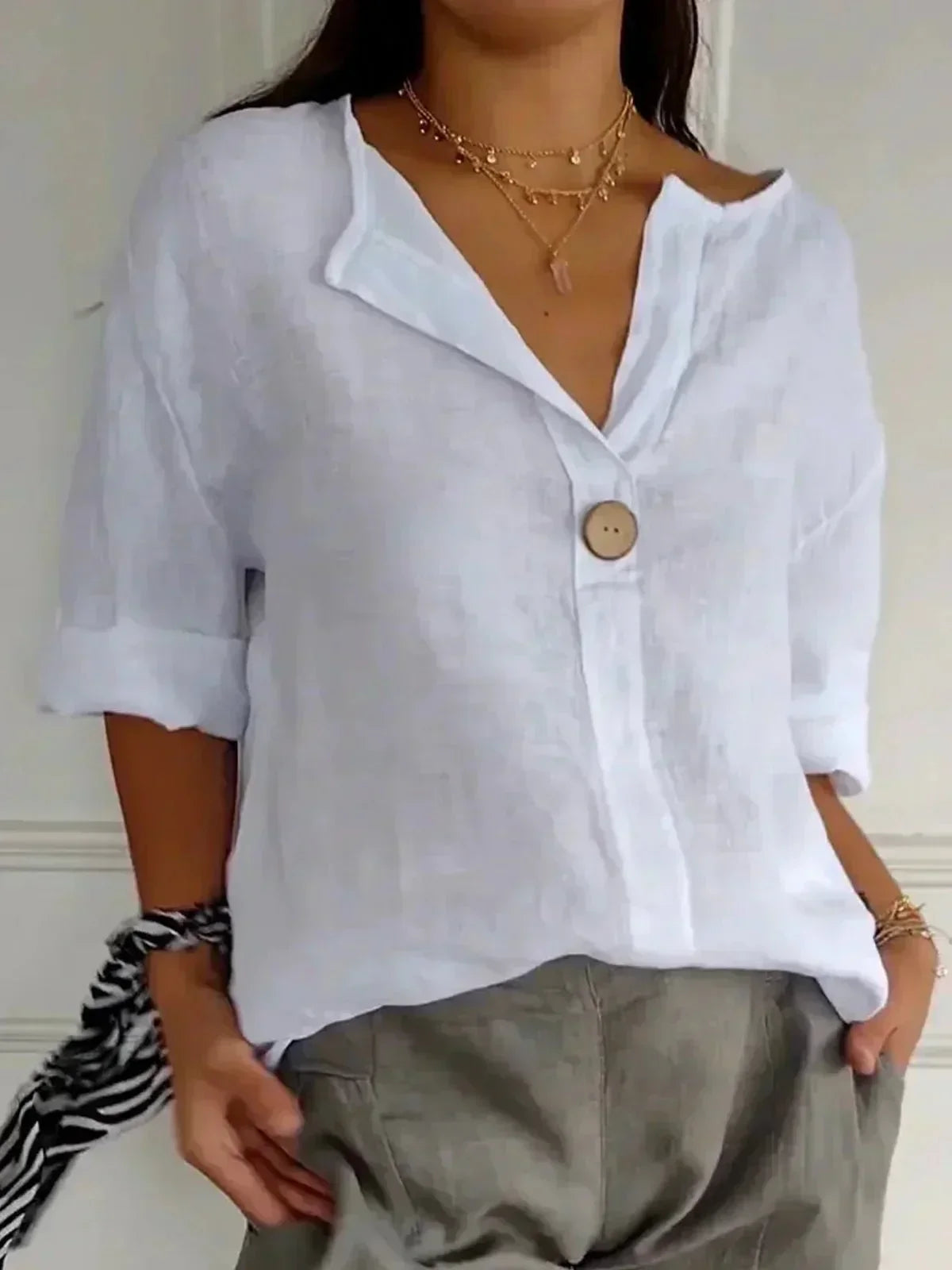 NAOMI - Relaxed V-Neck Top