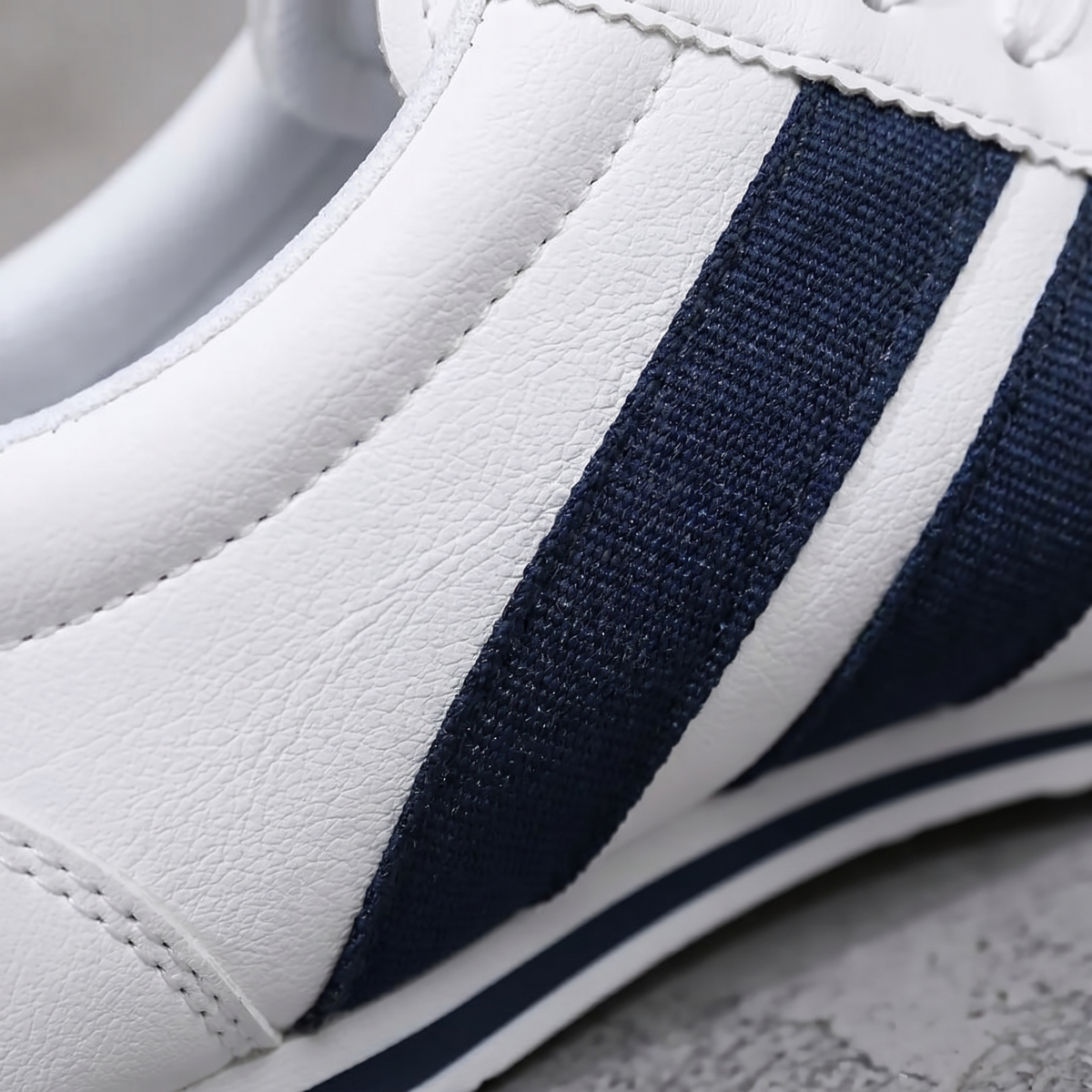CORA - Lightweight Orthopedic Sneakers