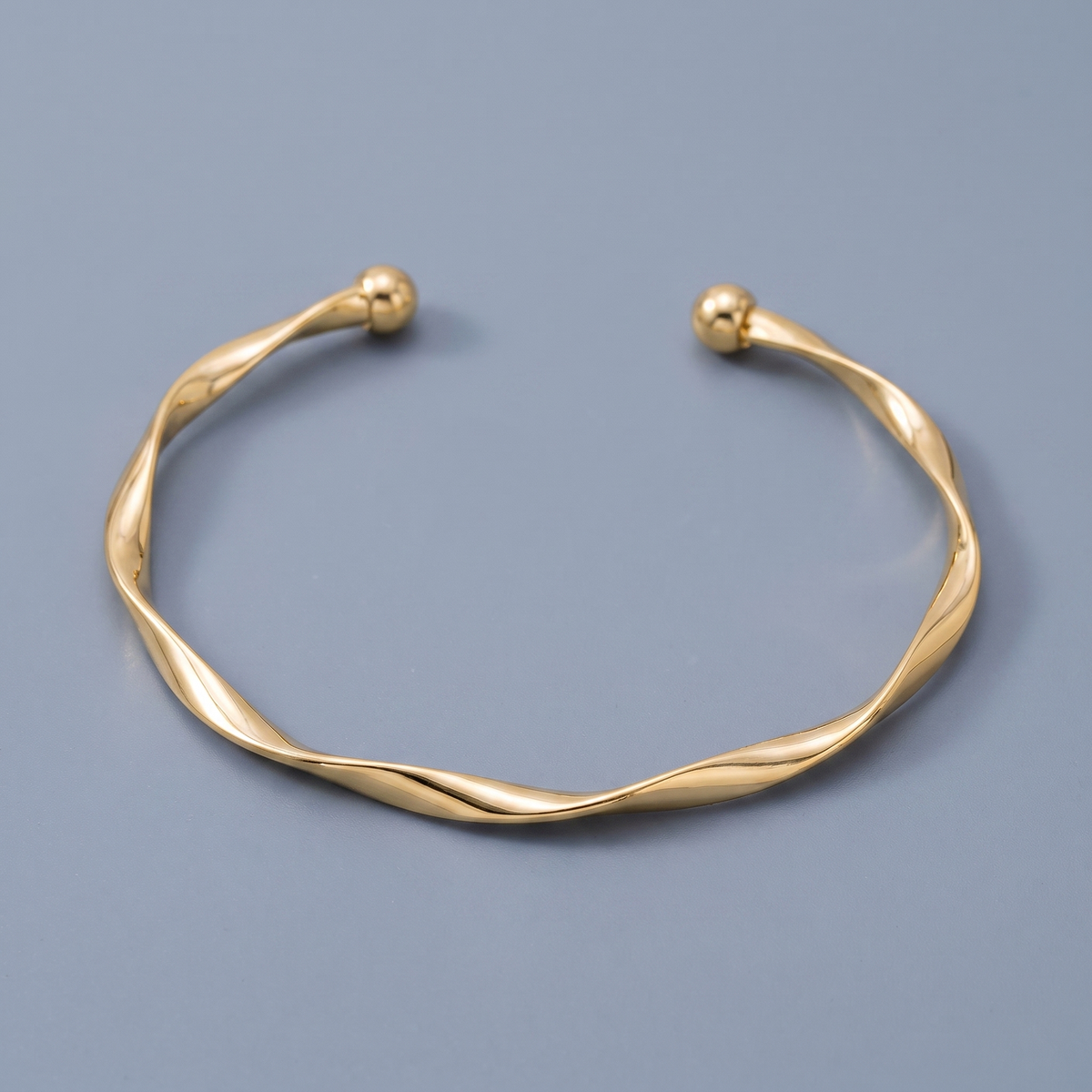HESTER - Golden Twist Bracelet