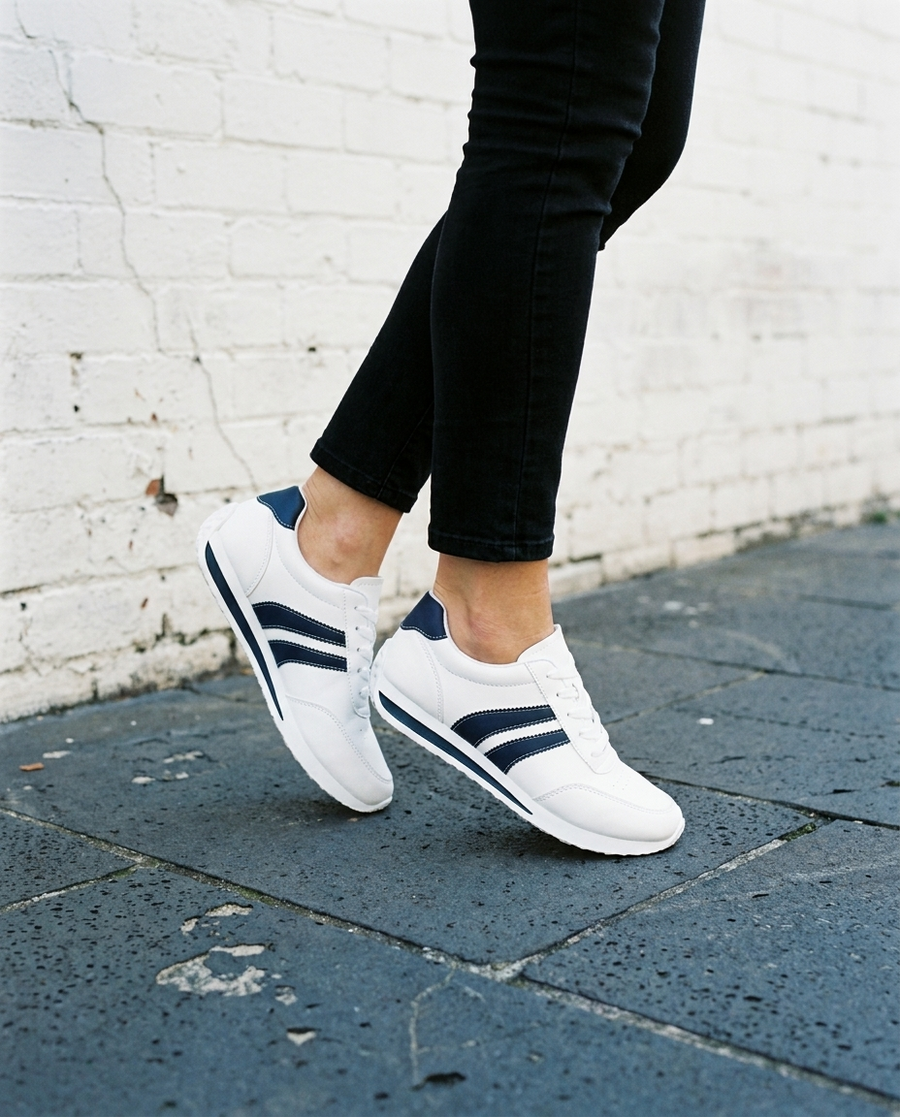 CORA - Lightweight Orthopedic Sneakers