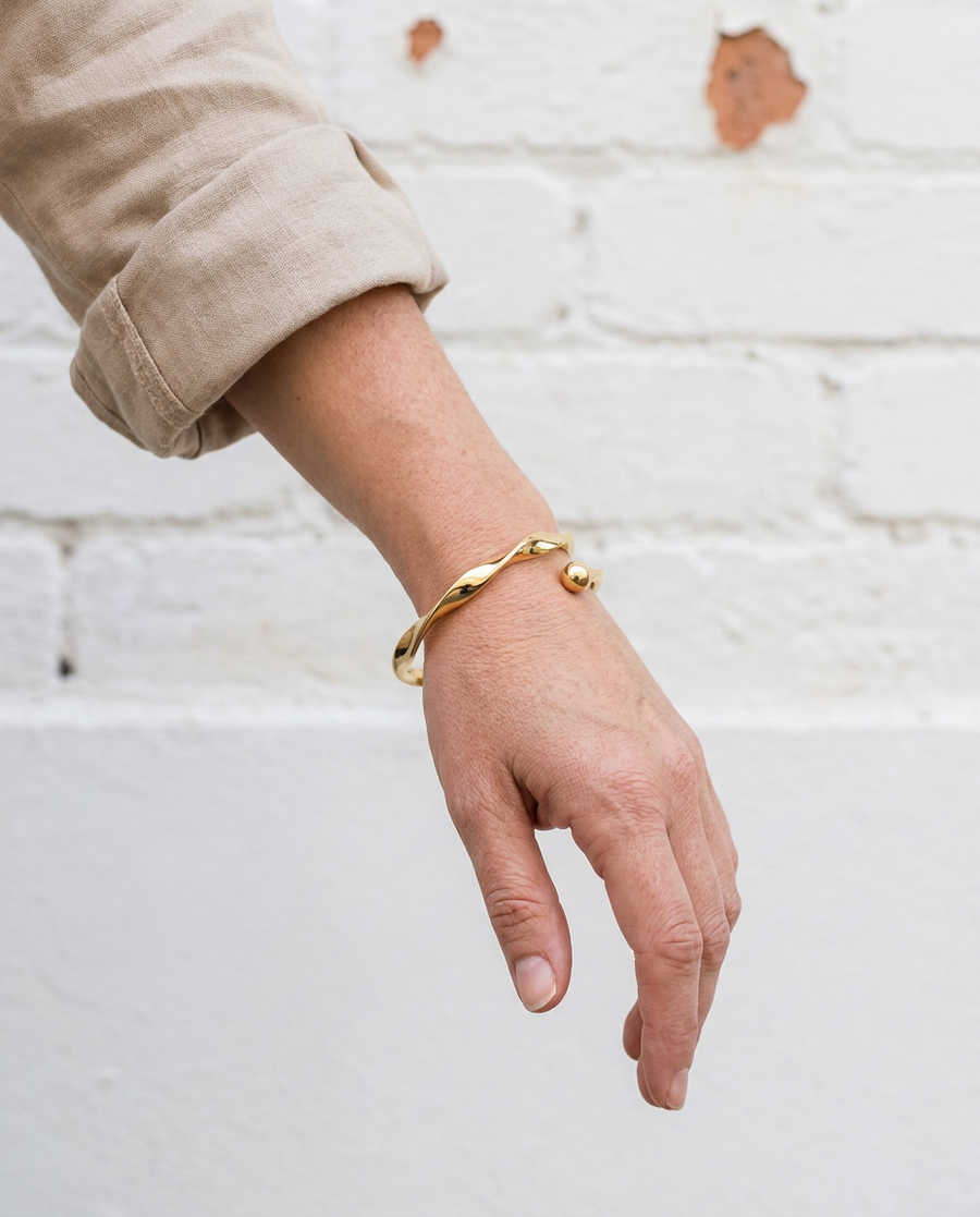 HESTER - Golden Twist Bracelet